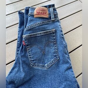 Levi's Ribcage Straight Ankle (Size 25 X 27)